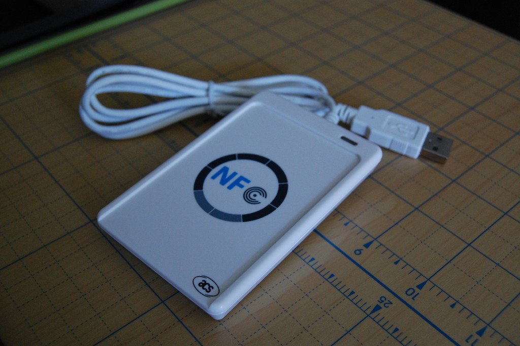  ACR122U NFC Reader Writer + 5 PCS Ntag213 NFC Tag + Free  Software : Electronics